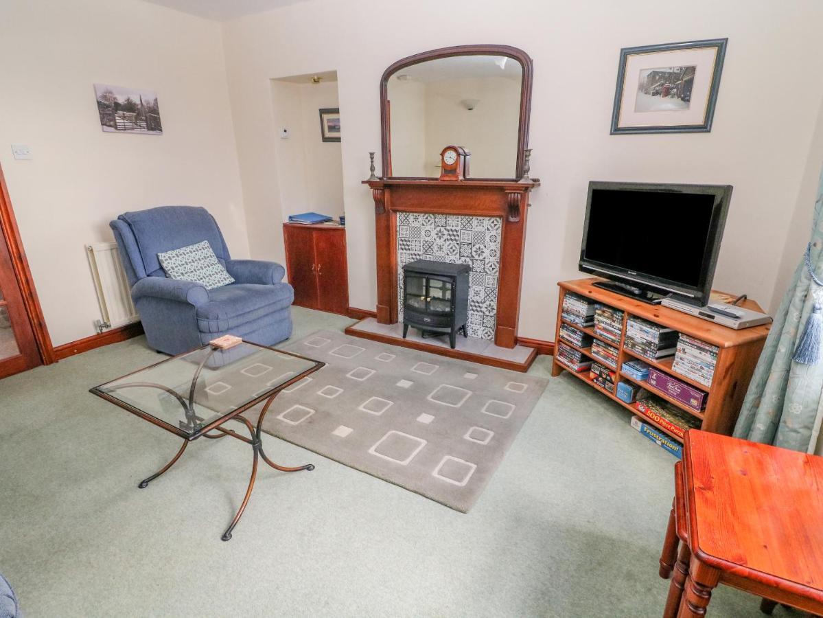 Watershed Cottage Settle Esterno foto