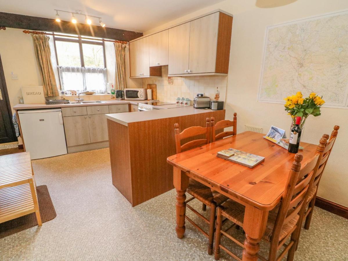 Watershed Cottage Settle Esterno foto