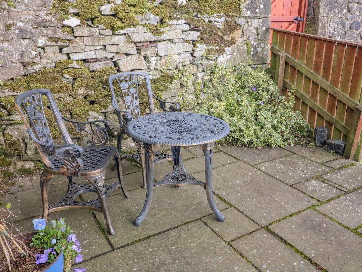 Watershed Cottage Settle Esterno foto